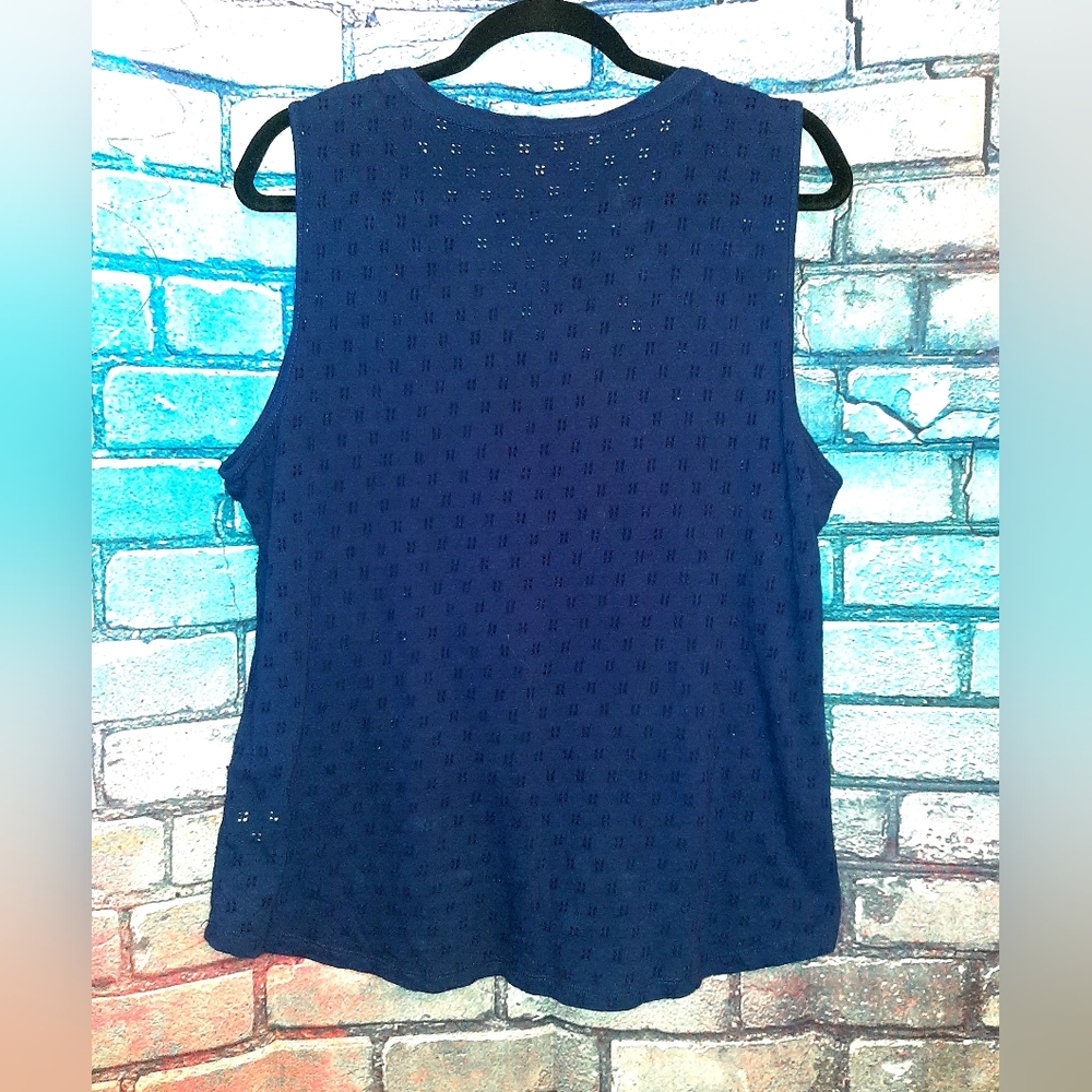 Liz Claiborne Sleeveless Navy Blue Eyelet Top Large - Picture 2 of 4